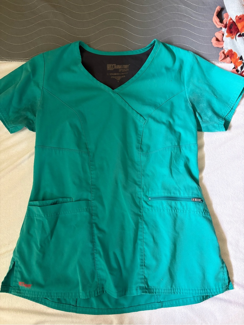 Grey's Anatomy Women’s Scrub Top in Teal